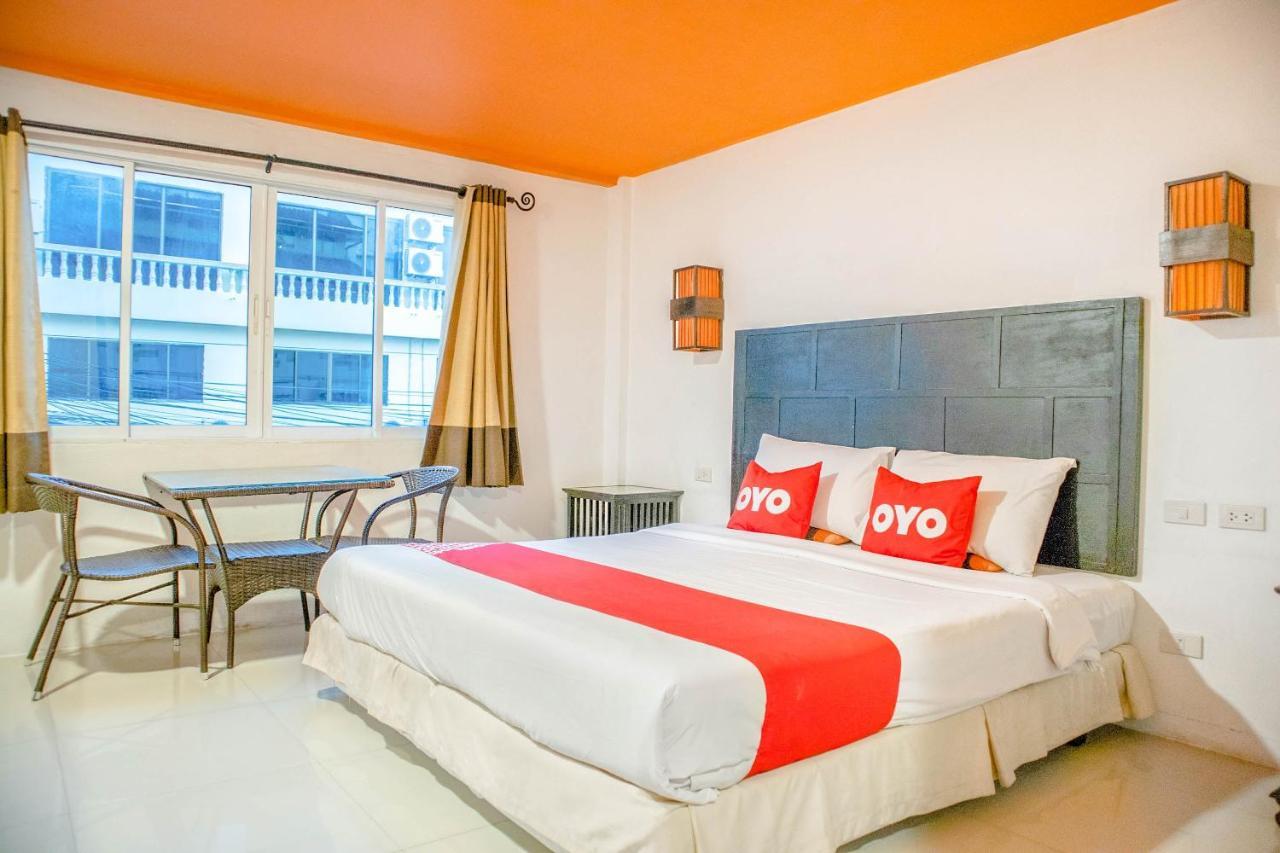 Oyo 126 Patong Station House Hotell Exteriör bild